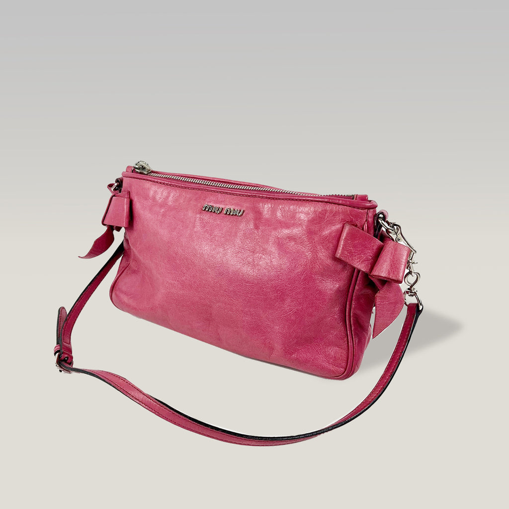 Borsa a Spalla Miu Miu Rosa in Pelle con Fiocchi e Tracolla – 24 cm