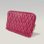 Miu Miu Pochette 24 in Pelle Matelassé Rosa con Logo Dorato