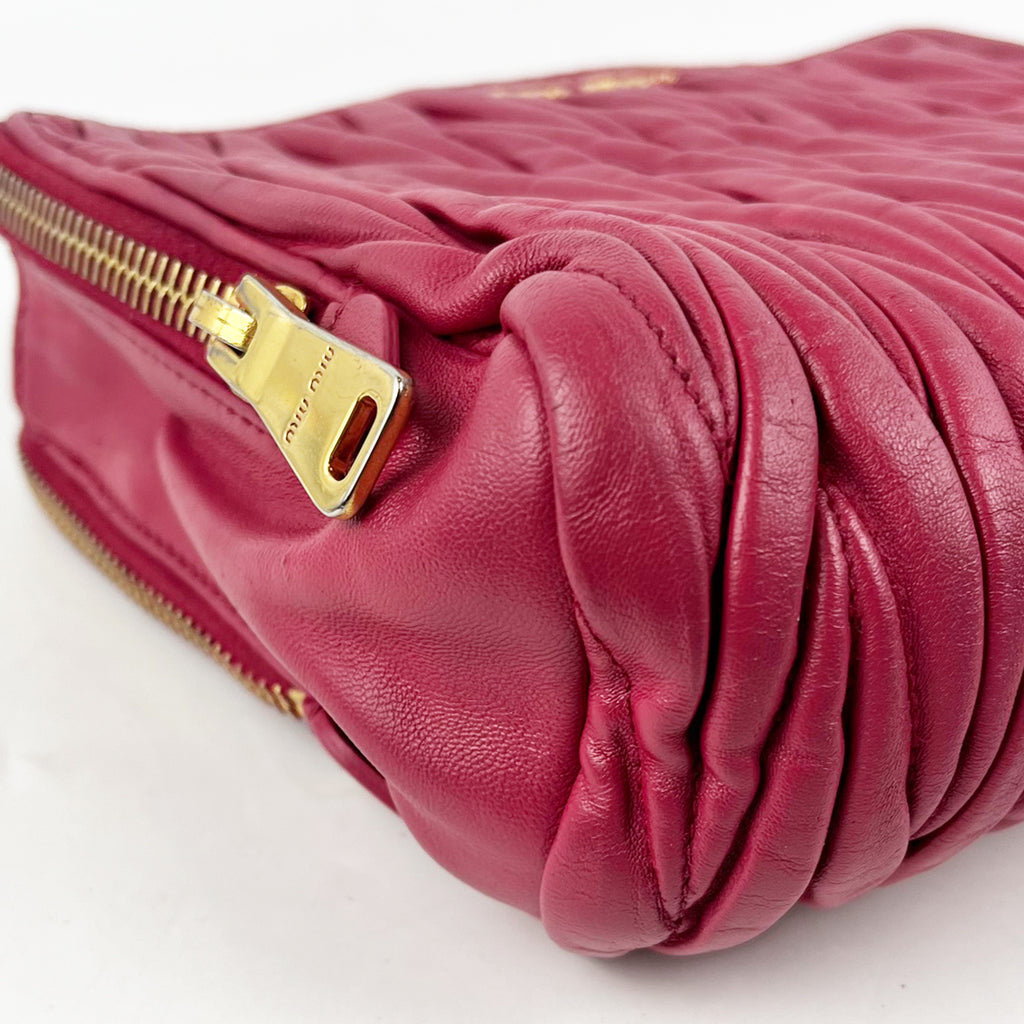 Miu Miu Pochette 24 in Pelle Matelassé Rosa con Logo Dorato