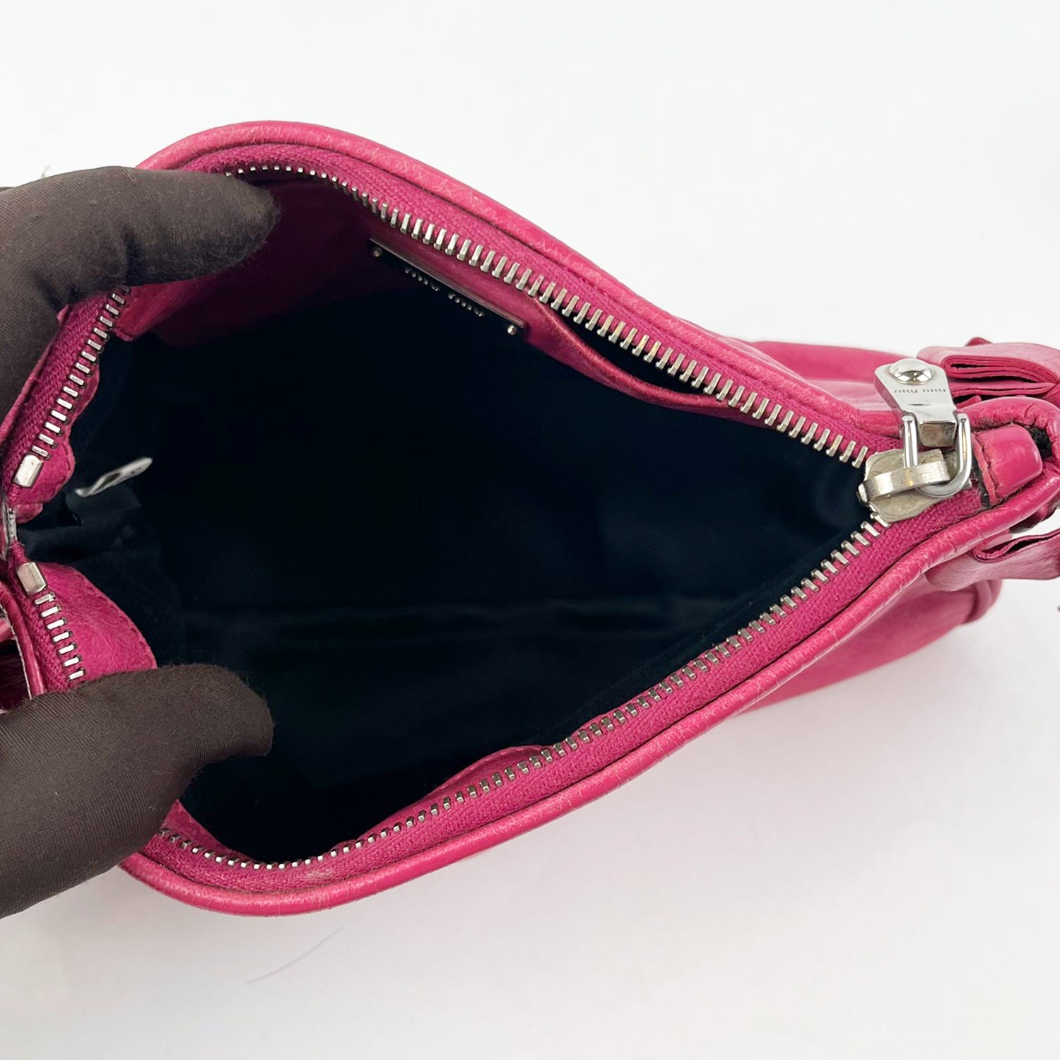 Borsa a Spalla Miu Miu Rosa in Pelle con Fiocchi e Tracolla – 24 cm