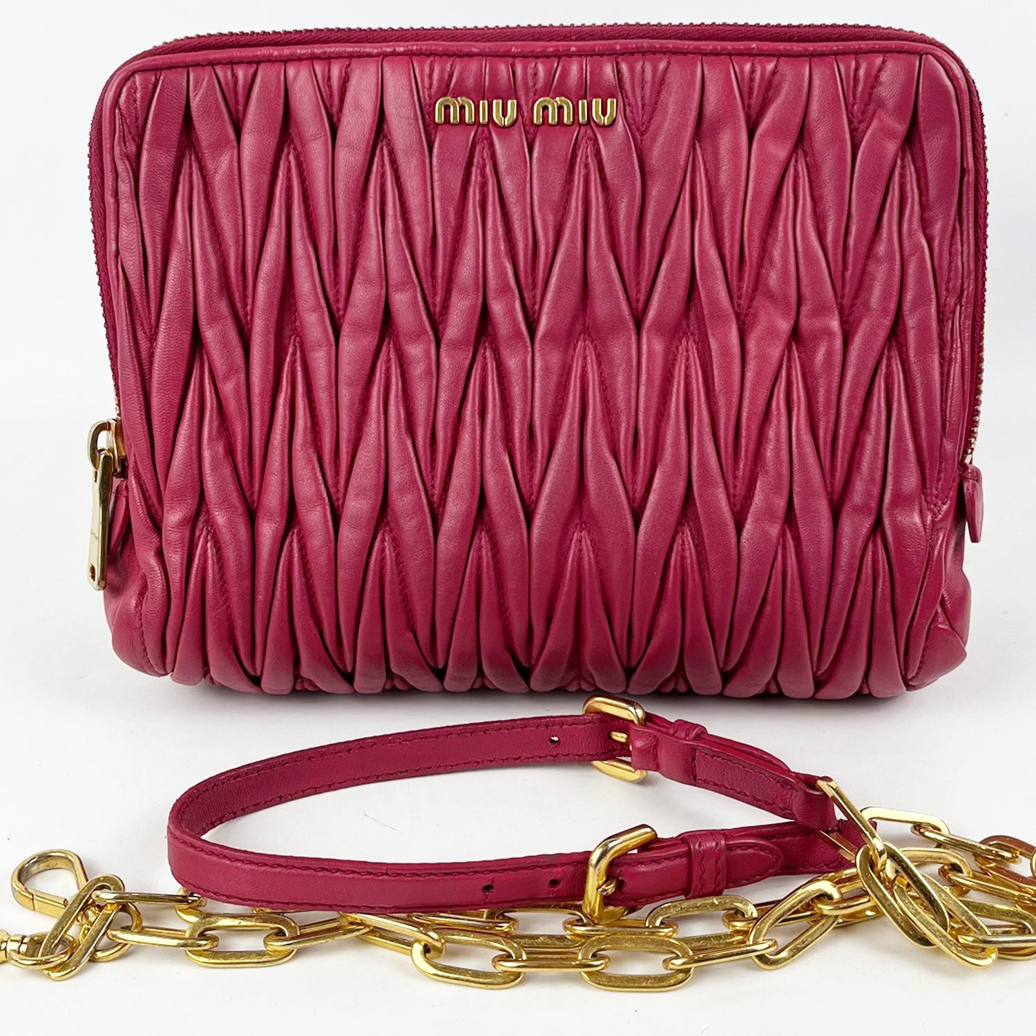 Miu Miu Pochette 24 in Pelle Matelassé Rosa con Logo Dorato