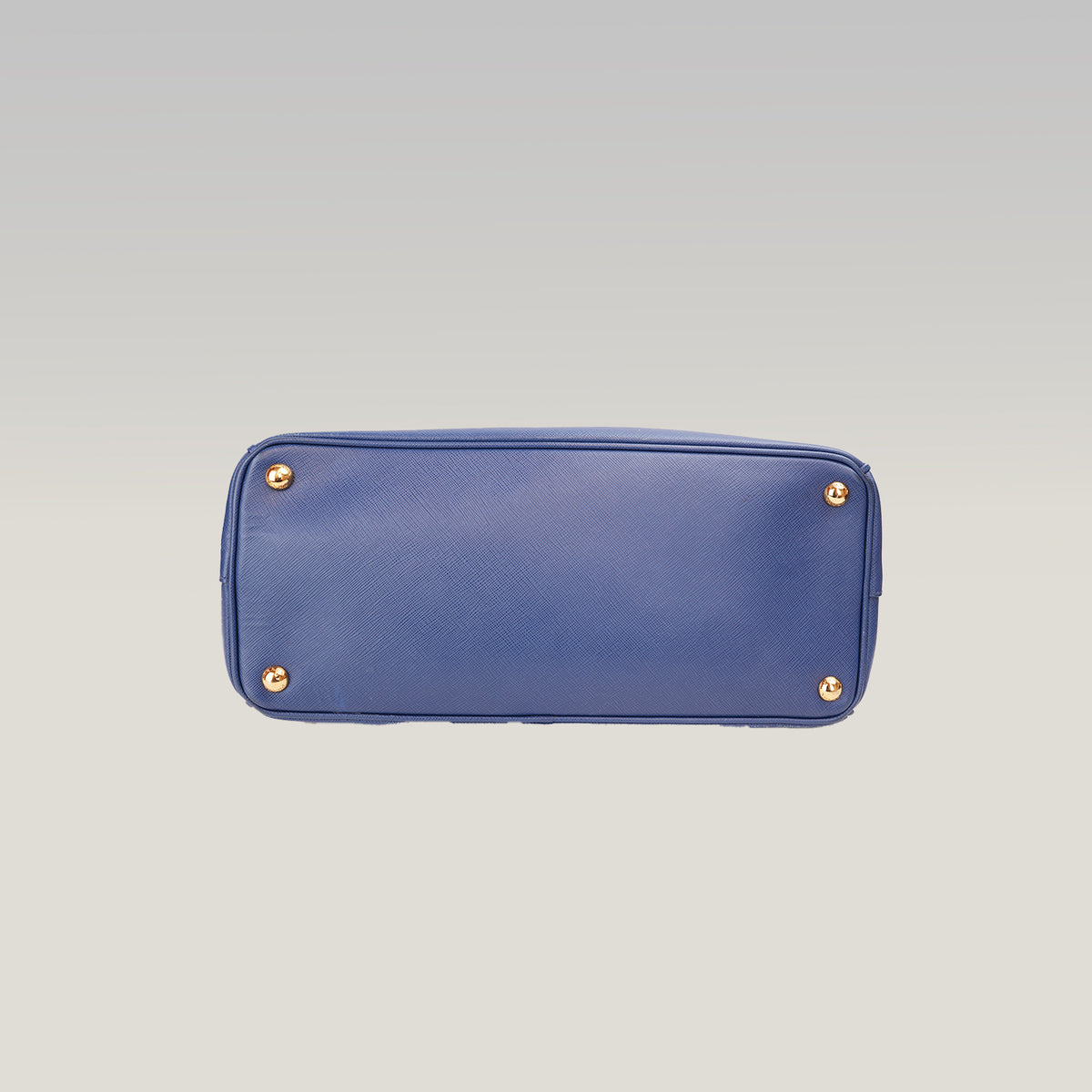 Prada Saffiano Lux Double Zip Borsa a Mano in Pelle di Vitello Blu Scuro con Logo Triangolare Dorato – 33 cm