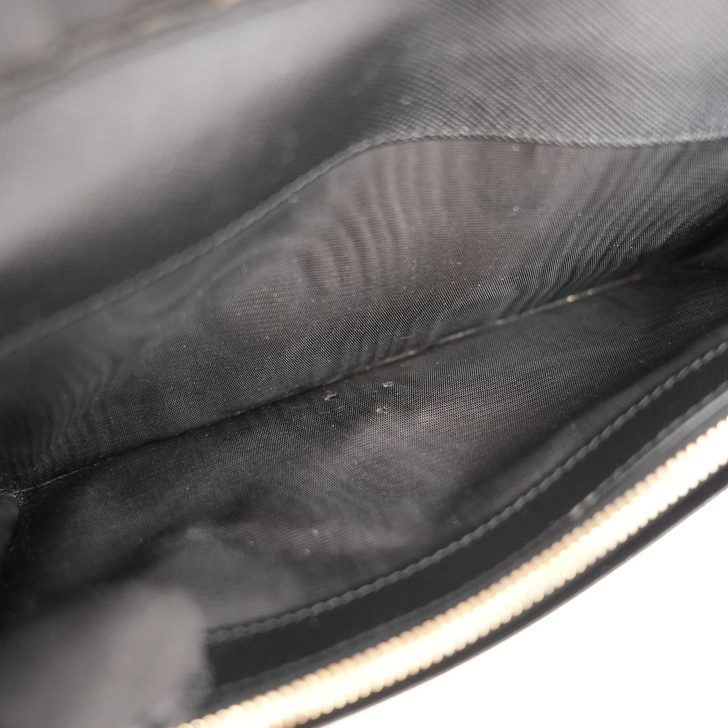 Prada Portafoglio Continental in Pelle Saffiano Nera con Logo Dorato