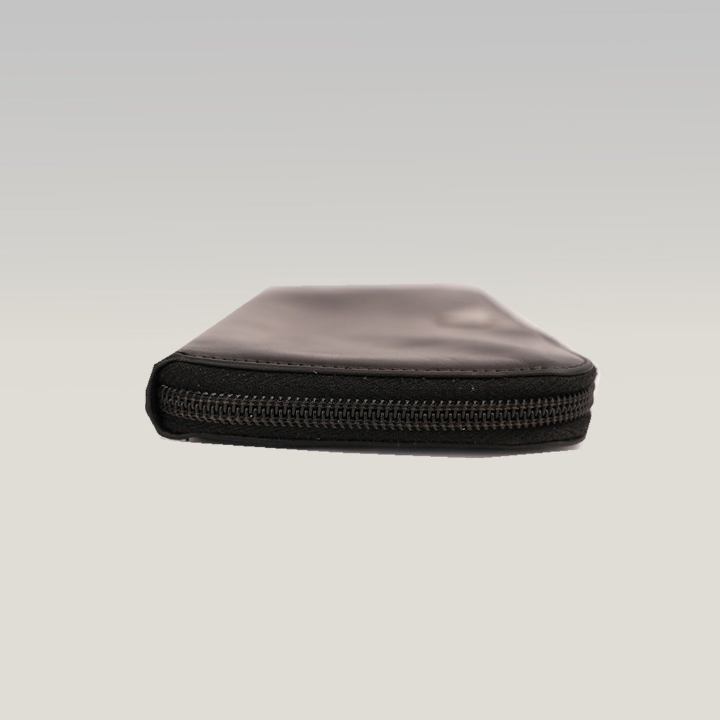 Prada Portafoglio Zip Around in Pelle Nera con Logo Triangolare