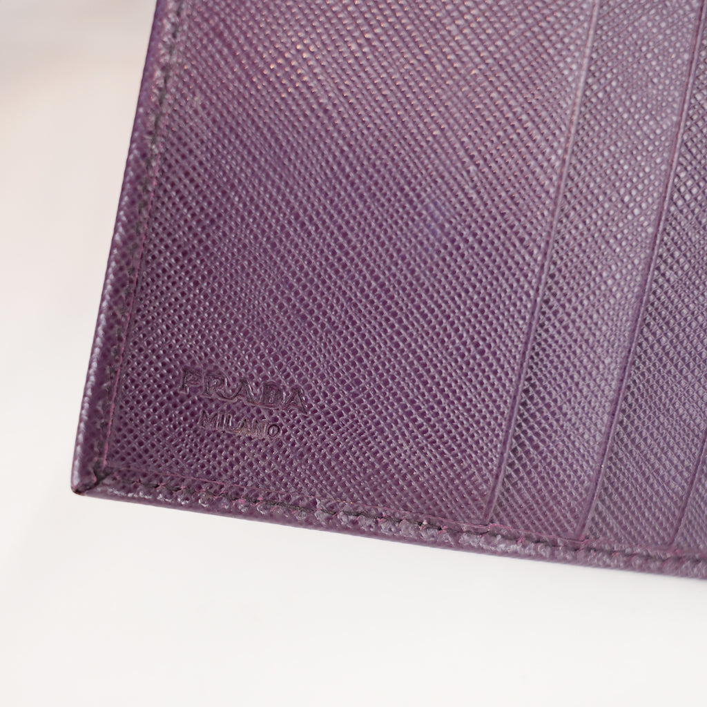 Prada Portafoglio Vintage Mini in Pelle Saffiano Viola con Logo Triangolare