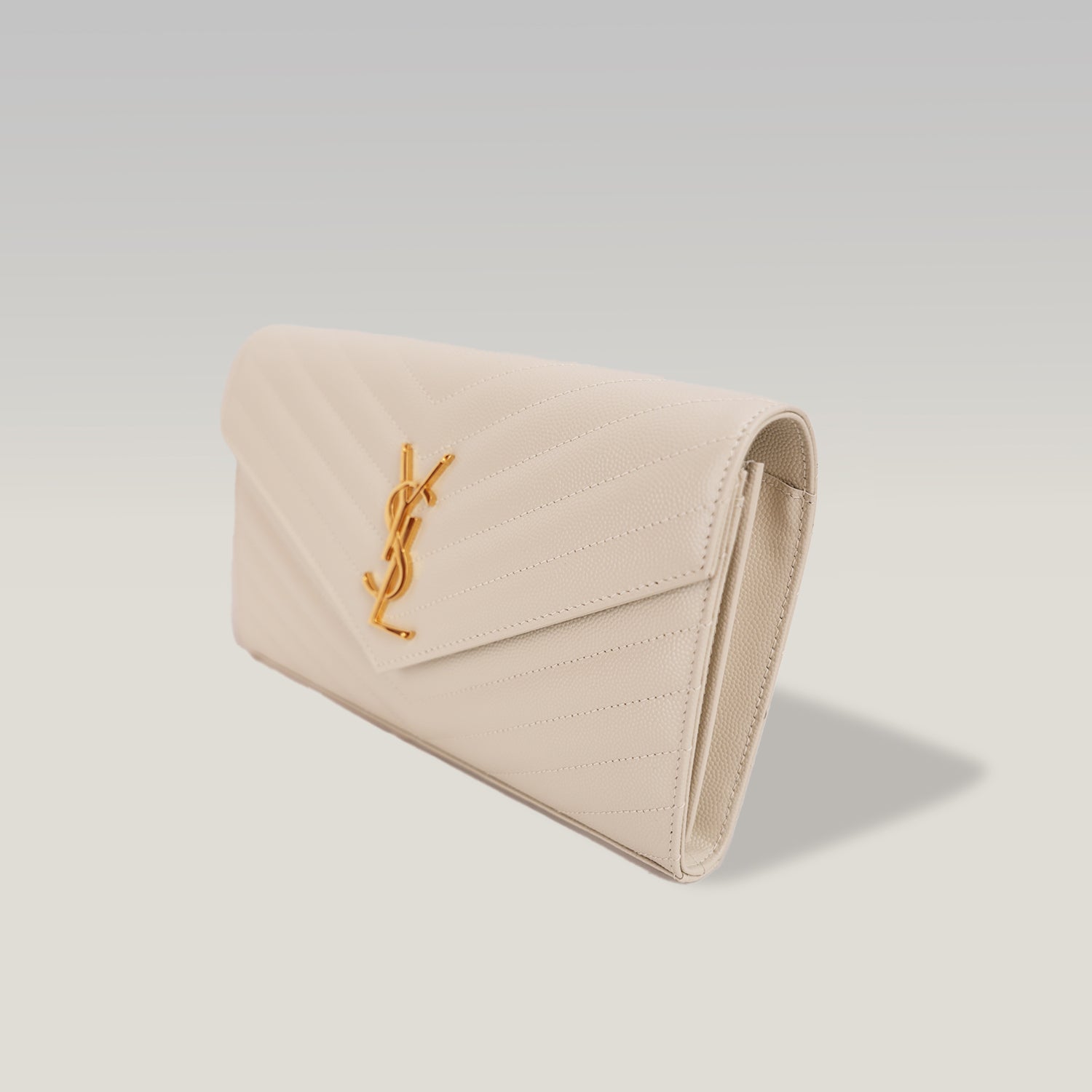 Pochette Saint Laurent Monogram Bianca in Pelle Matelassé Chevron con Logo YSL Dorato