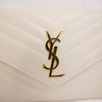 Pochette Saint Laurent Monogram Bianca in Pelle Matelassé Chevron con Logo YSL Dorato