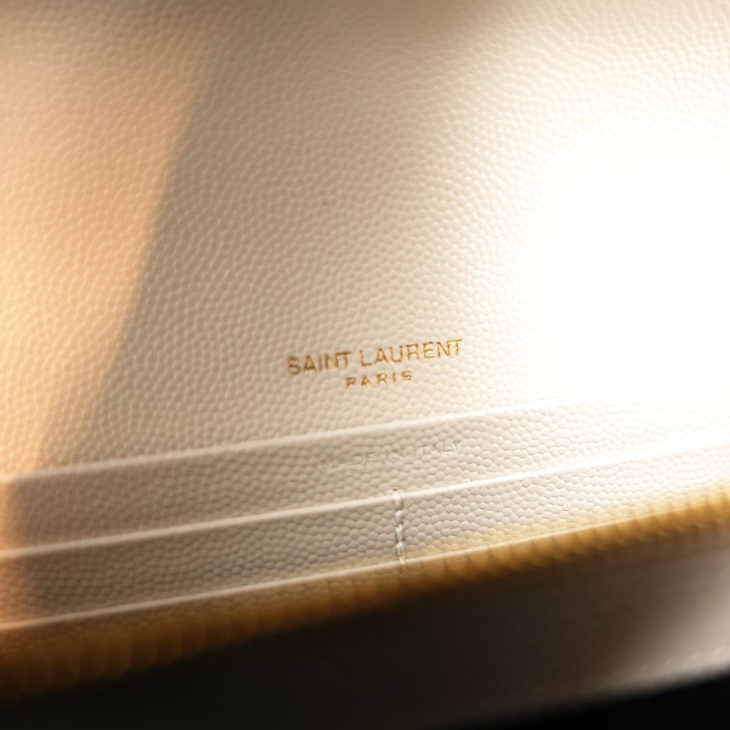Pochette Saint Laurent Monogram Bianca in Pelle Matelassé Chevron con Logo YSL Dorato