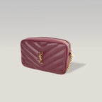 Saint Laurent Lou Camera Bag Small in pelle matelassé bordeaux con hardware dorato