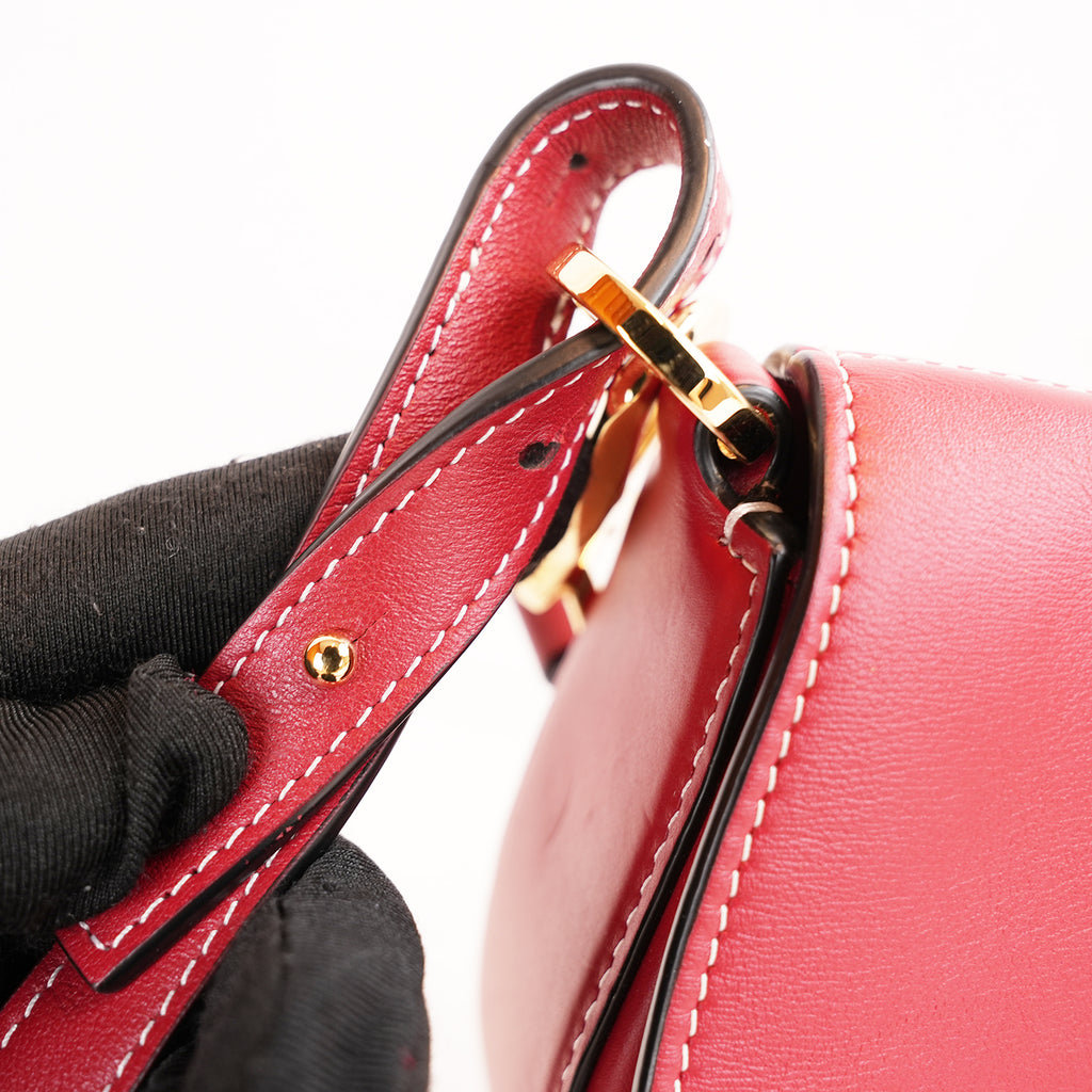 Valentino Garavani Ohval Borsa a Spalla Piccola in Pelle di Vitello Rossa con Logo V Dorato