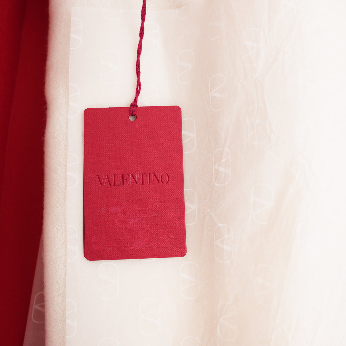 Valentino Garavani Sciarpa Bianca Elegante con Scatola Originale e Cartellino – Mai Utilizzata